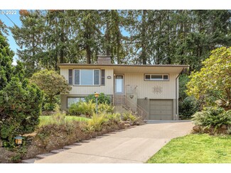 55 SE Gilham Ave, Portland, OR 97215