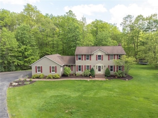 650 Thornhill Ln, Aurora, OH 44202