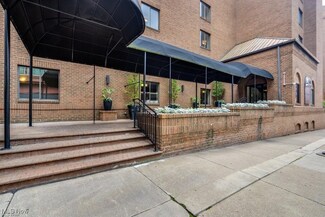 1444 W 10th St Unit 408, Cleveland, OH 44113