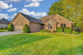 51414 Pinewood Dr, Macomb, MI 48042
