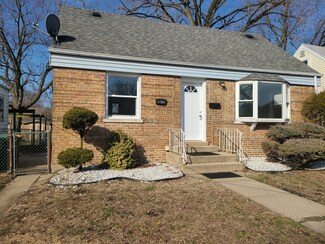 18018 School St, Lansing, IL 60438