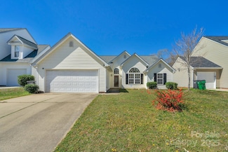 6821 Parkers Crossing Dr, Charlotte, NC 28215