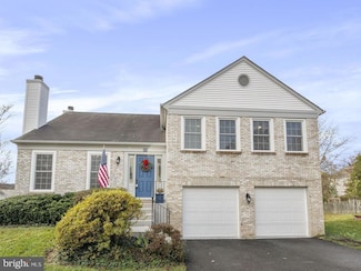 48 Mcpherson Cir, Sterling, VA 20165