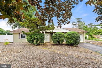 304 3rd St, Waretown, NJ 08758