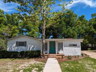 706 SE 7th St, Carrabelle, FL 32322
