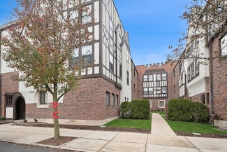1099 Merril St Unit 2, Winnetka, IL 60093