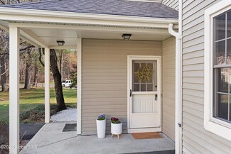 136 Monmouth Way, Clifton Park, NY 12065