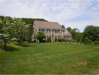 5 Fatherland Dr, Byfield, MA 01922