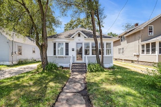 2135 Henry St, Muskegon, MI 49441