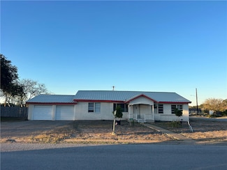 516 Stinson, Freer, TX 78357