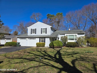 13 Cobblestone Ct, Howell, NJ 07731