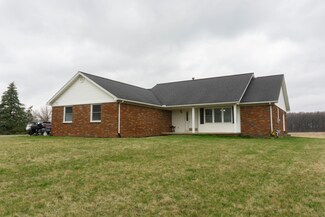 5275 Carleton Rockwood Rd, South Rockwood, MI 48179