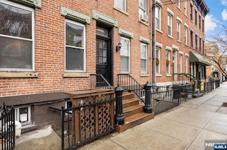 353 7th St Unit 1, Jersey City, NJ 07302