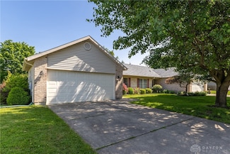 125 Warner Dr, Englewood, OH 45322