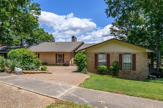 2415 Lakecrest Dr, Shreveport, LA 71109