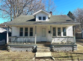 1512 Marine St, South Bend, IN 46613