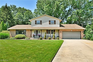 137 Emerson Cir, Cortland, OH 44410
