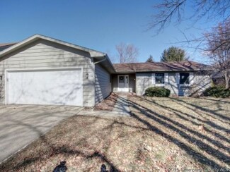1404 Country Lake Dr, Champaign, IL 61821