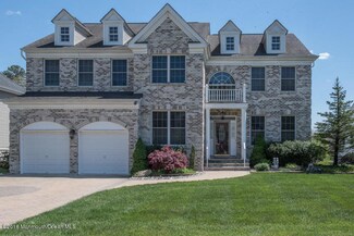 8 Trumbull Ct, Jackson, NJ 08527