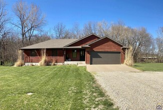 11180 Timber Ridge Dr, Holton, KS 66436