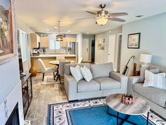 207 Lakecrest Ln, Palm Desert, CA 92260