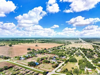 436 County Road 5211, D'Hanis, TX 78850