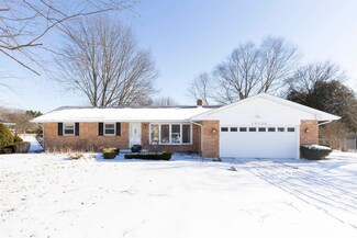10136 Glen Lee Trail, Granger, IN 46530
