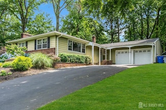 384 Gerry Rd, North Brunswick, NJ 08902