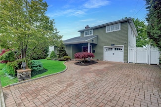 2867 Wynsum Ave, Merrick, NY 11566
