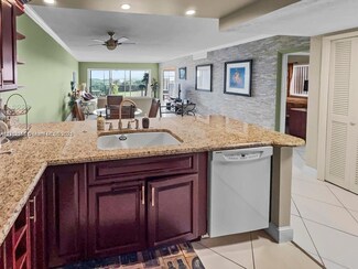 3050 N Palm Aire Dr Unit 701, Pompano Beach, FL 33069
