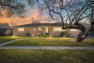 430 Montclair Dr, Corpus Christi, TX 78412