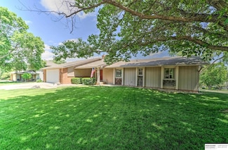 1915 S 131st Ave, Omaha, NE 68144