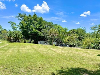 823 Yacht Club Way NW, Moore Haven, FL 33471