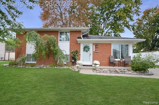 43475 Deborah Dr, Sterling Heights, MI 48313