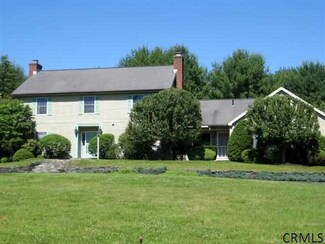 6 Riverwind Dr, Rexford, NY 12148