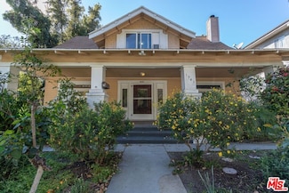 1945 Holly Dr, Los Angeles, CA 90068