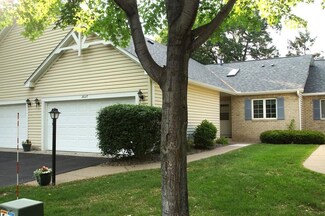 2627 Lake Court Dr, New Brighton, MN 55112