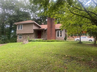 35 Sloan St, Franklin, NC 28734
