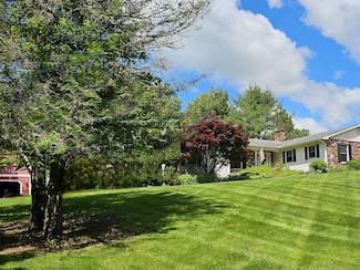 105 Minortown Rd, Woodbury, CT 06798