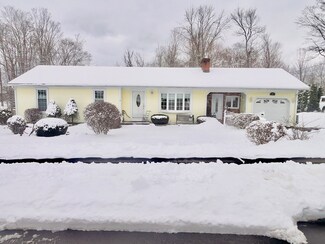 99 Hamilton Cir, Feeding Hills, MA 01030