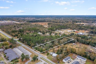 788 Hoyt St, Chipley, FL 32428