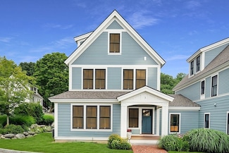 3 Saw Mill Cir, Manchester, MA 01944