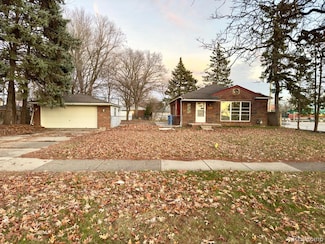 17821 W Outer Dr, Dearborn Heights, MI 48127