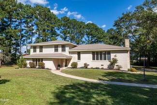 2431 Amelia Church Rd, Clayton, NC 27520
