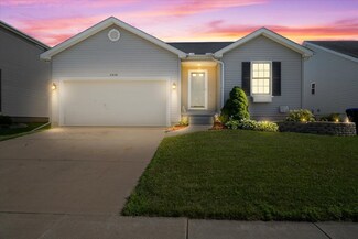 2436 Grey Fox Trail, Bloomington, IL 61705