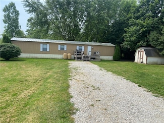 2205 Howe Ln, Jamestown, PA 16134