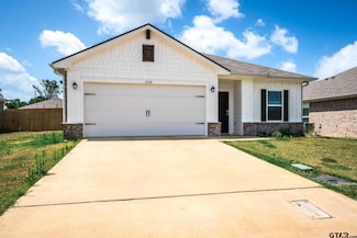 1439 Monterey Dr, Longview, TX 75601