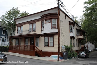 59 Dodge St, Hudson, NY 12534