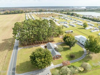 450 Gracie Farms Rd, New Bern, NC 28560