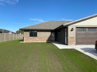 808 W 6th Ave, Mitchell, SD 57301